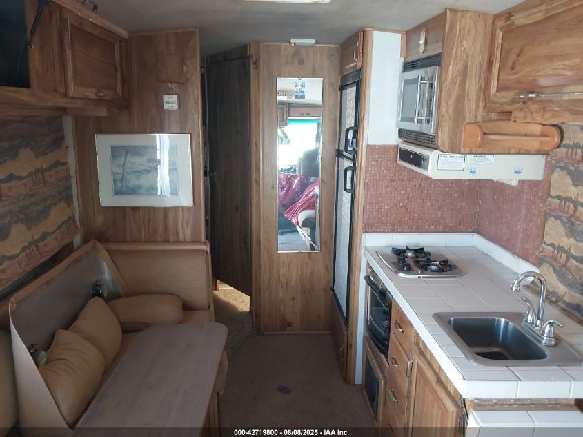 1989 Chevrolet P30 VIN: 1GBKP37WXK3333926 Lot: 42719800