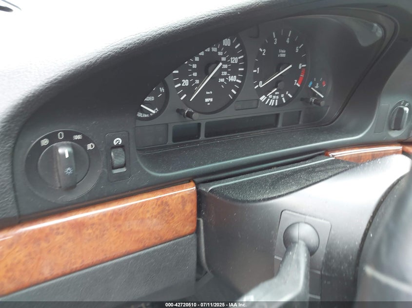 WBADT53422CE92570 2002 BMW 5ER photo no. 7