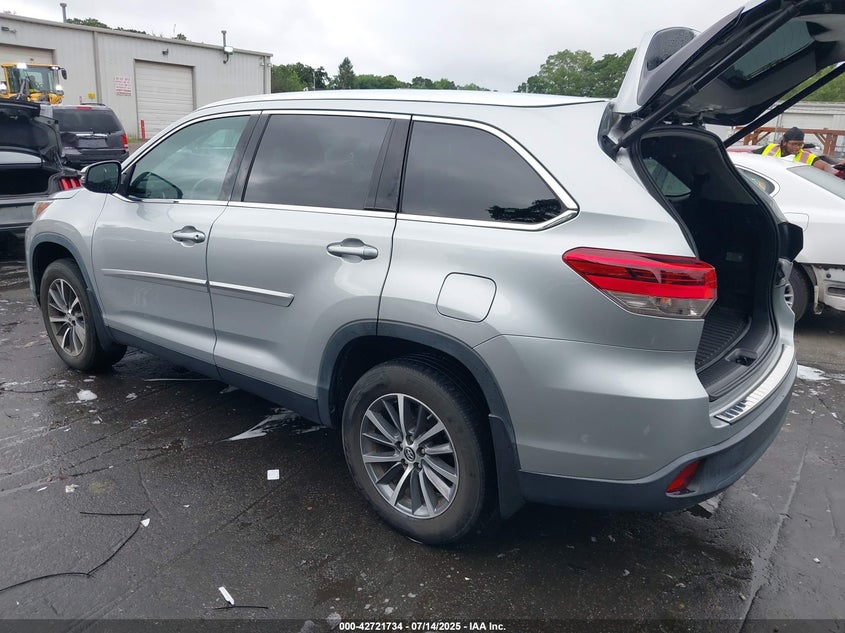 2019 TOYOTA HIGHLANDER SE/XLE - 5TDJZRFH6KS617740