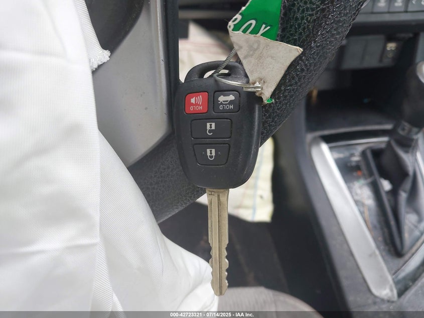 2014 TOYOTA COROLLA LE - 2T1BURHEXEC151894