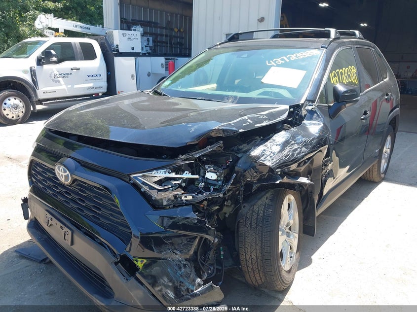2021 TOYOTA RAV4 HYBRID XLE - JTMRWRFV1MD134866