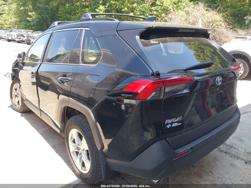 2021 TOYOTA RAV4 HYBRID XLE - JTMRWRFV1MD134866