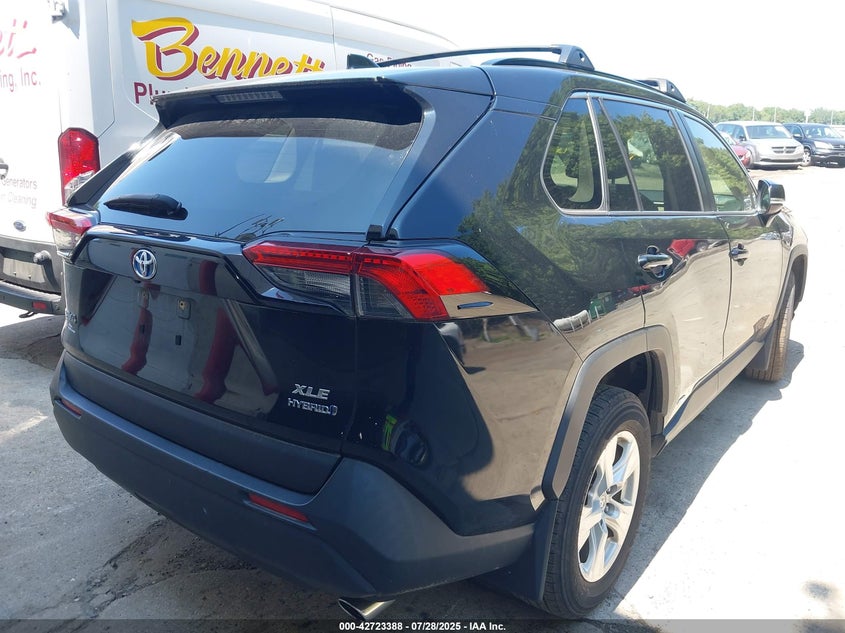 2021 TOYOTA RAV4 HYBRID XLE - JTMRWRFV1MD134866