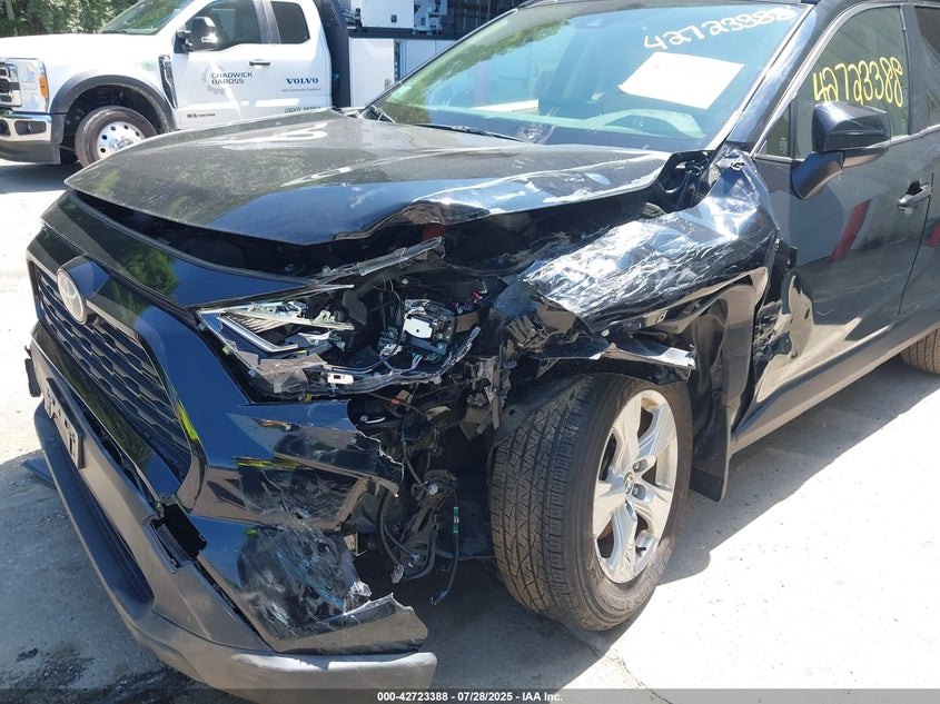 2021 TOYOTA RAV4 HYBRID XLE - JTMRWRFV1MD134866