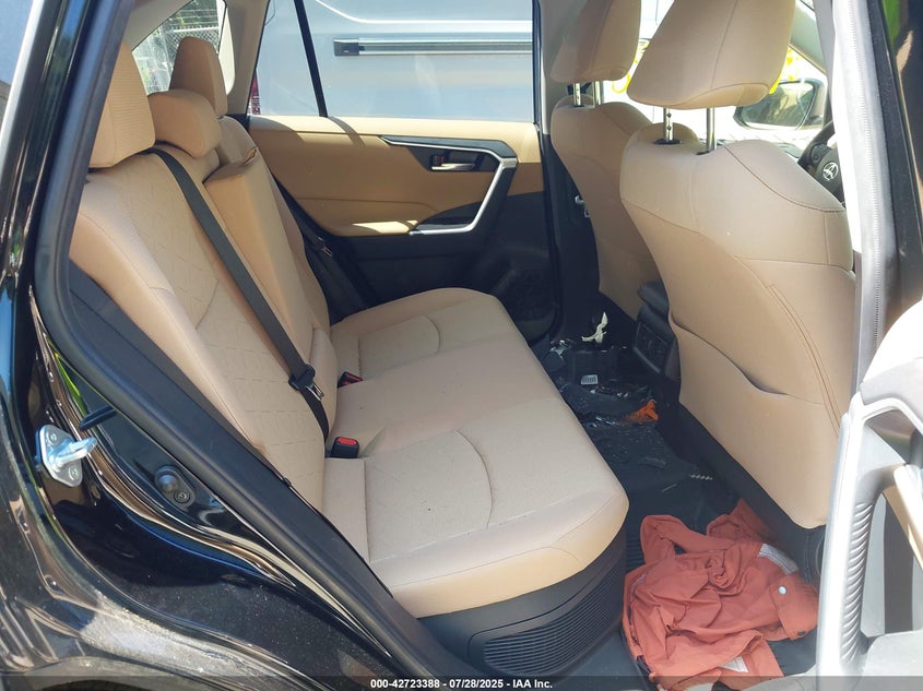 2021 TOYOTA RAV4 HYBRID XLE - JTMRWRFV1MD134866