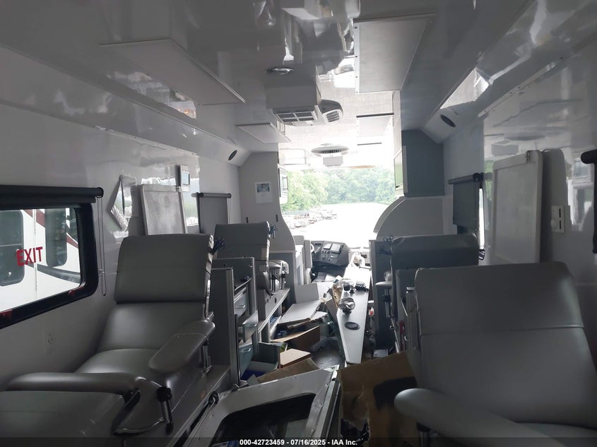 2023 THOMAS TRANSIT BUS auction photo 5