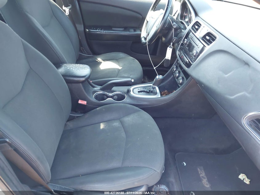 2012 CHRYSLER 200 VIN: 1C3CCBBB8CN120204