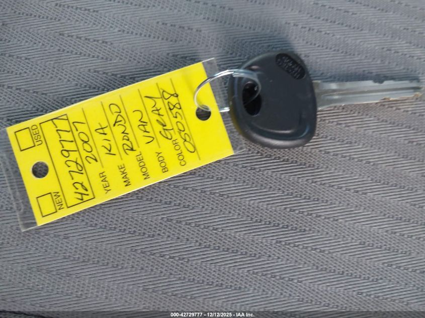 2007 Kia Rondo Lx VIN: KNAFG525877050588 Lot: 42729777