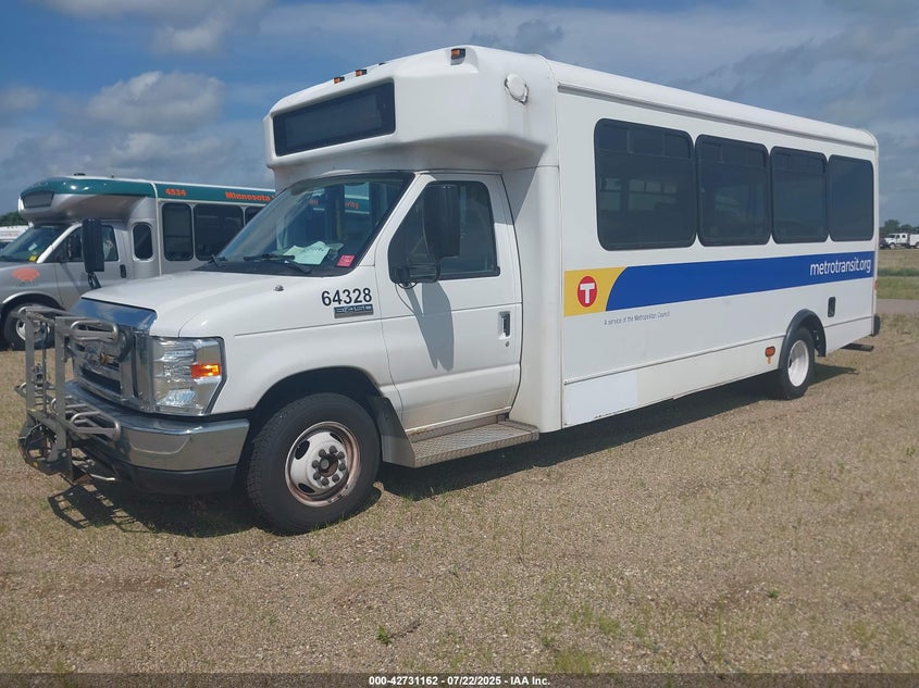 2017 Ford E-450 Cutaway white other gasoline 1FDFE4FS5HDC77724 photo #3