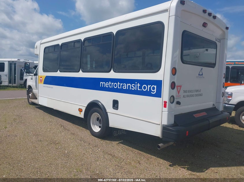 2017 Ford E-450 Cutaway white other gasoline 1FDFE4FS5HDC77724 photo #4