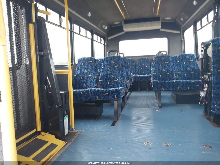 2017 Ford E-450 Cutaway VIN: 1FDFE4FS2HDC77728 Lot: 42731176