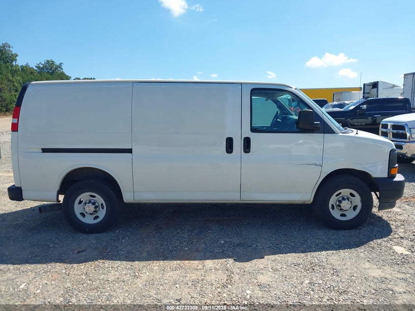 2017 Chevrolet Express 2500 Work Van VIN: 1GCWGAF16H1219773 Lot: 42732308