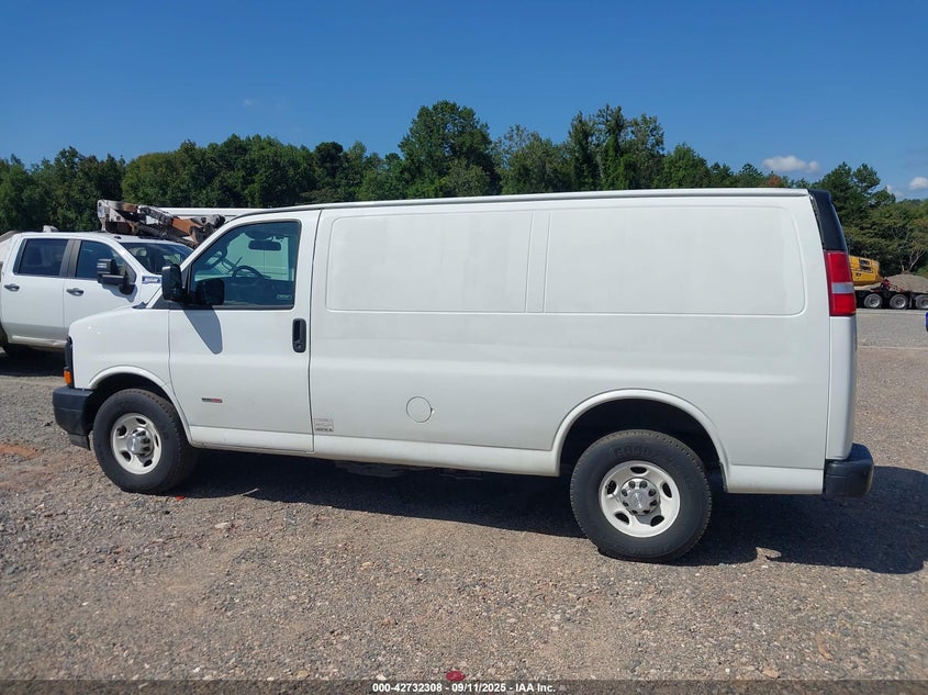 2017 Chevrolet Express 2500 Work Van VIN: 1GCWGAF16H1219773 Lot: 42732308