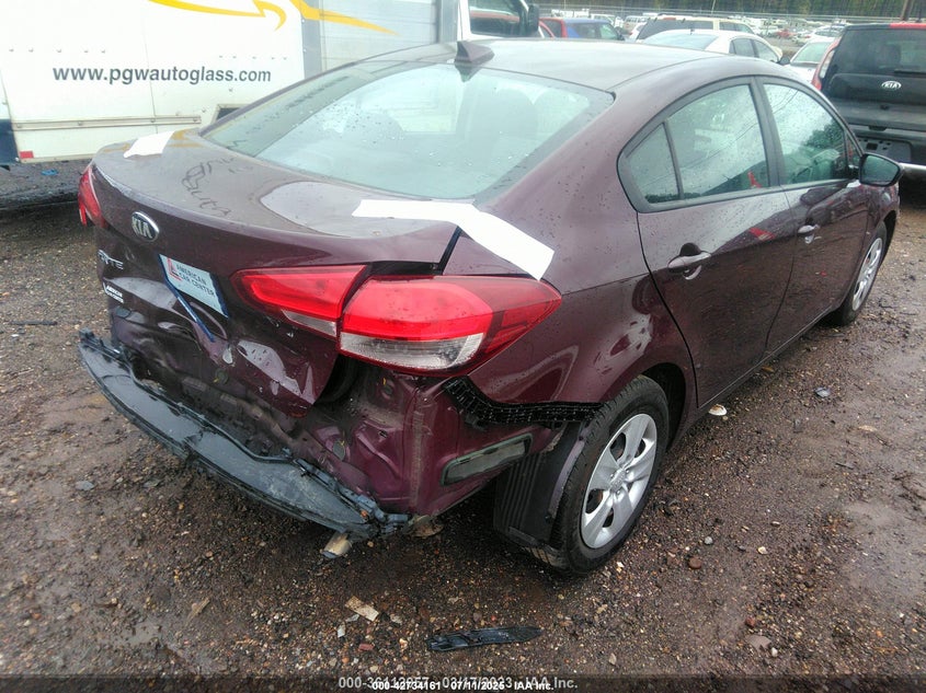 3KPFL4A71JE194437 2018 KIA FORTE photo no. 4