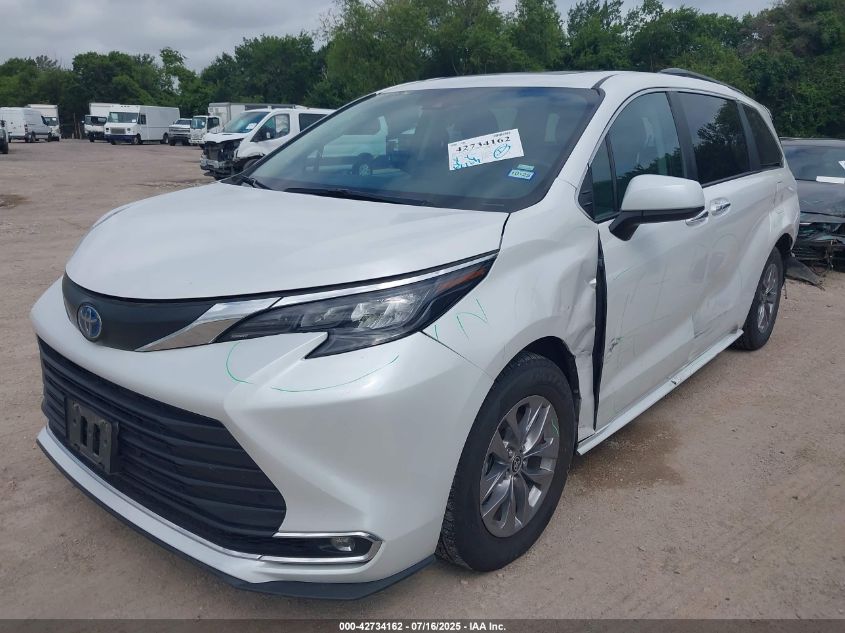 2024 Toyota Sienna - 5TDYRKEC9RS182086