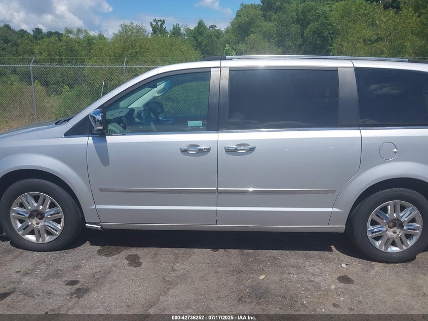 2009 Chrysler Town & Country Limited VIN: 2A8HR64X59R633611 Lot: 42736252