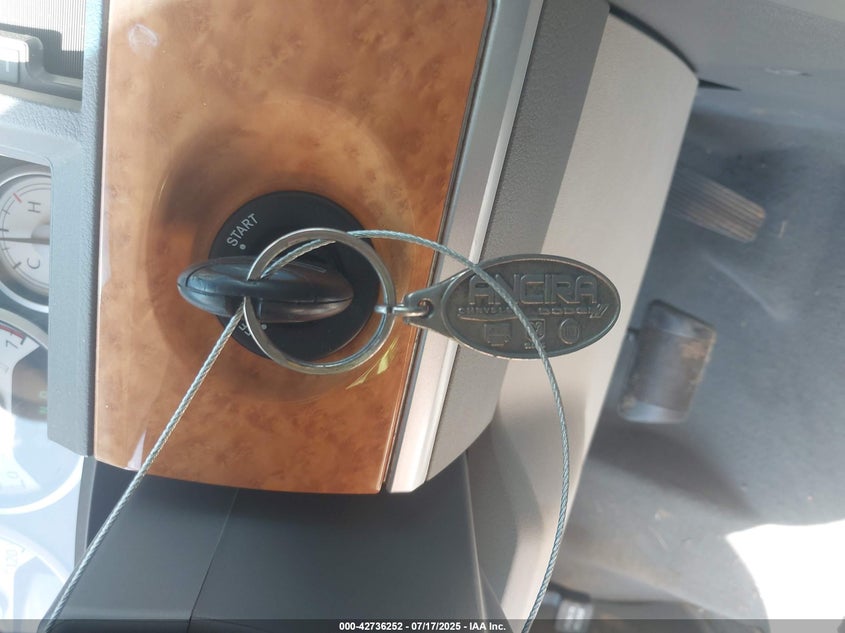 2009 Chrysler Town & Country Limited VIN: 2A8HR64X59R633611 Lot: 42736252