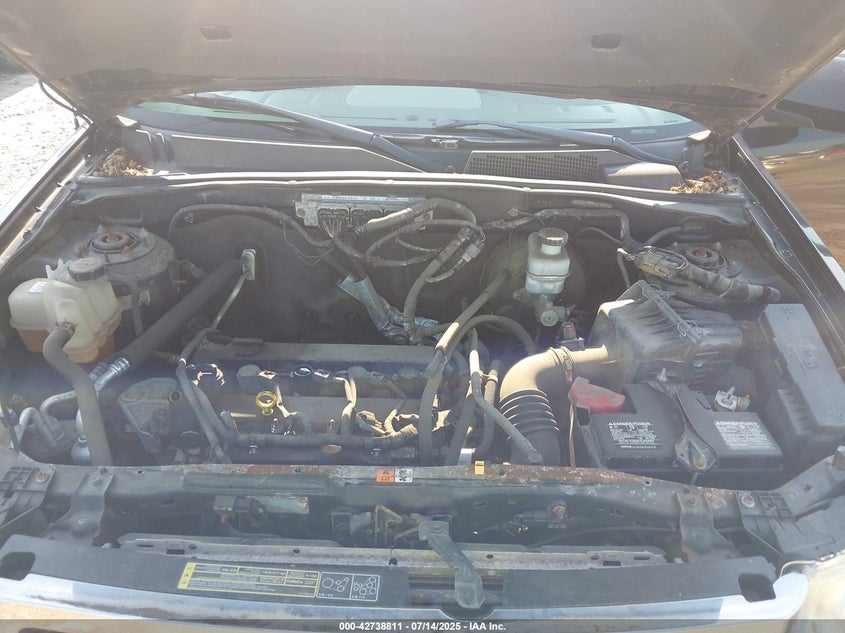 2010 FORD ESCAPE VIN: 1FMCU0E72AKD05282