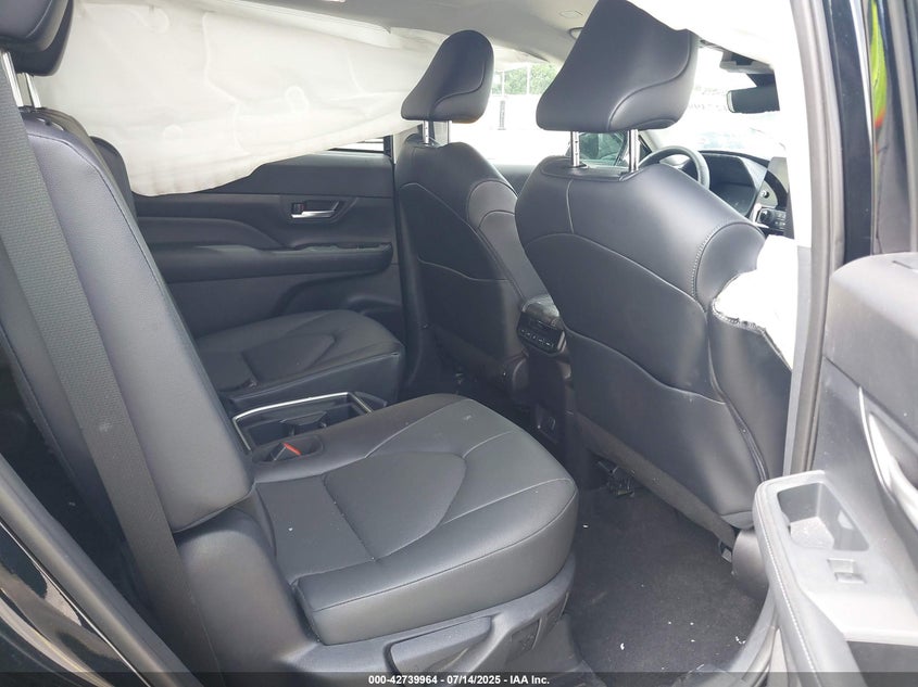 2025 TOYOTA GRAND HIGHLANDER 2.4L I-4 DI, DOHC, V(VIN: 5TDAAAA5XSS023593