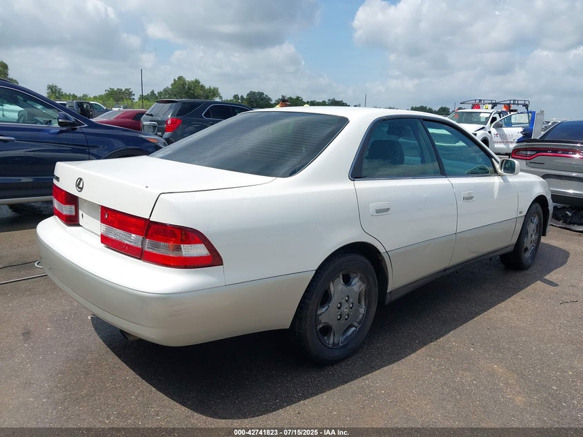 JT8BF28G910312385 2001 LEXUS ES photo no. 4