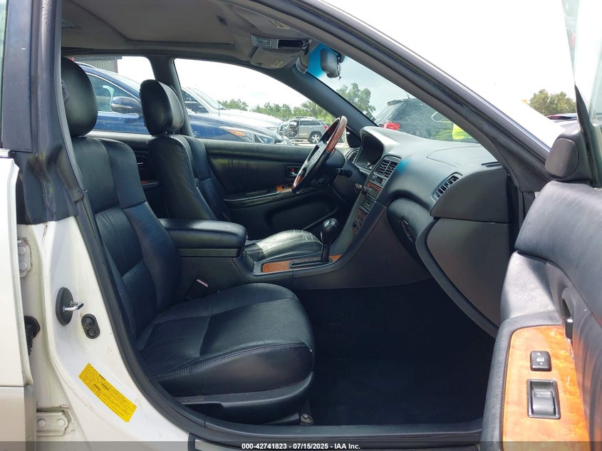JT8BF28G910312385 2001 LEXUS ES photo no. 5