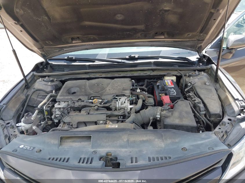 2018 Toyota Camry Le VIN: 4T1B11HK7JU030751 Lot: 42744425