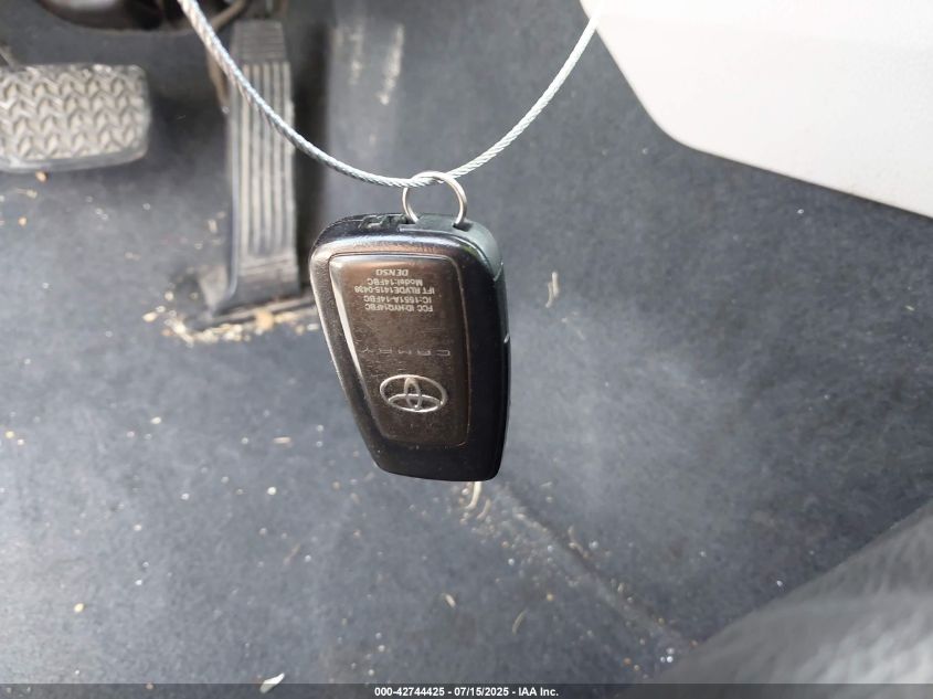 2018 Toyota Camry Le VIN: 4T1B11HK7JU030751 Lot: 42744425