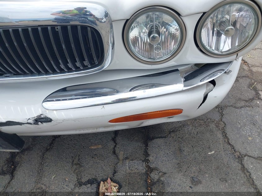 2001 Jaguar Xj8 VIN: SAJDA14C61LF39039 Lot: 42746029