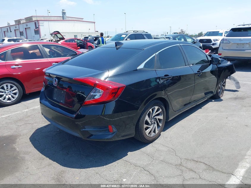2HGFC2F79JH526563 2018 HONDA CIVIC photo no. 4