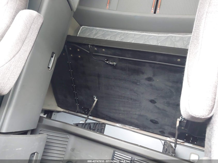 2019 Volvo Vnl VIN: 4V4NC9EH8KN198353 Lot: 42747810