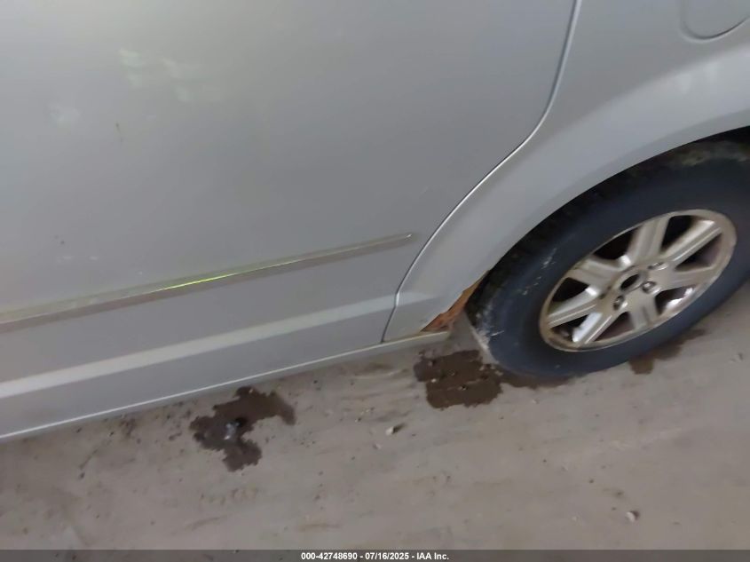 2009 Chrysler Town & Country Touring VIN: 2A8HR54129R537120 Lot: 42748690