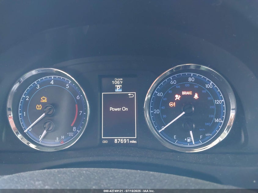 2018 TOYOTA COROLLA SE - 5YFBURHE0JP808020