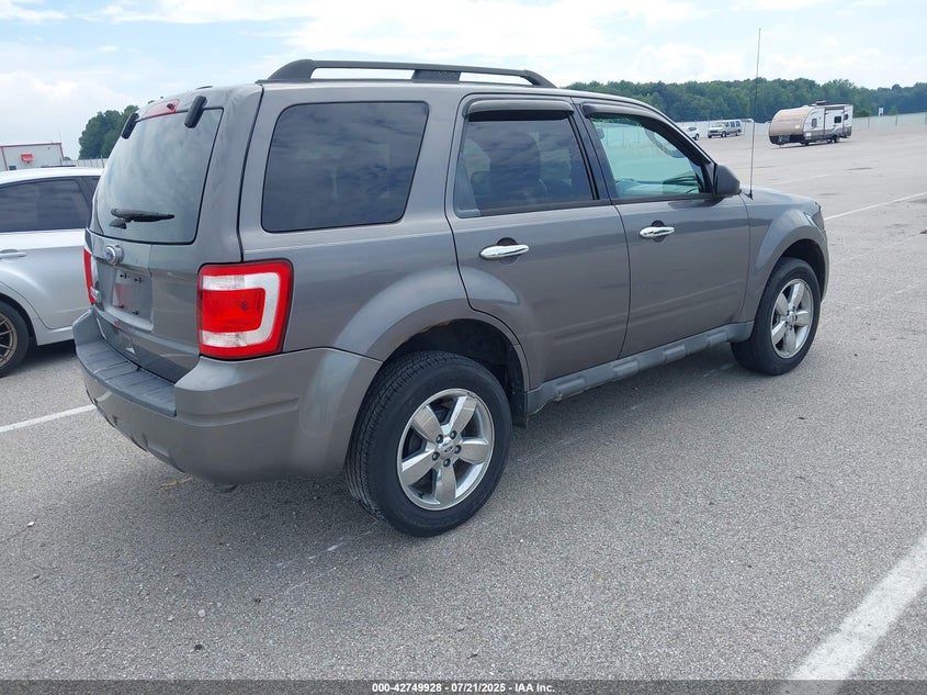 Vin: 1fmcu0d75bkb96867, lot: 43243202, ford escape xlt 20114