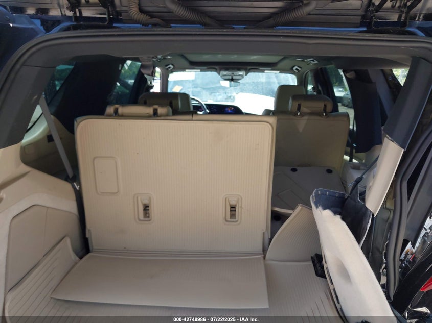 CADILLAC ESCALADE - zdjęcie 17