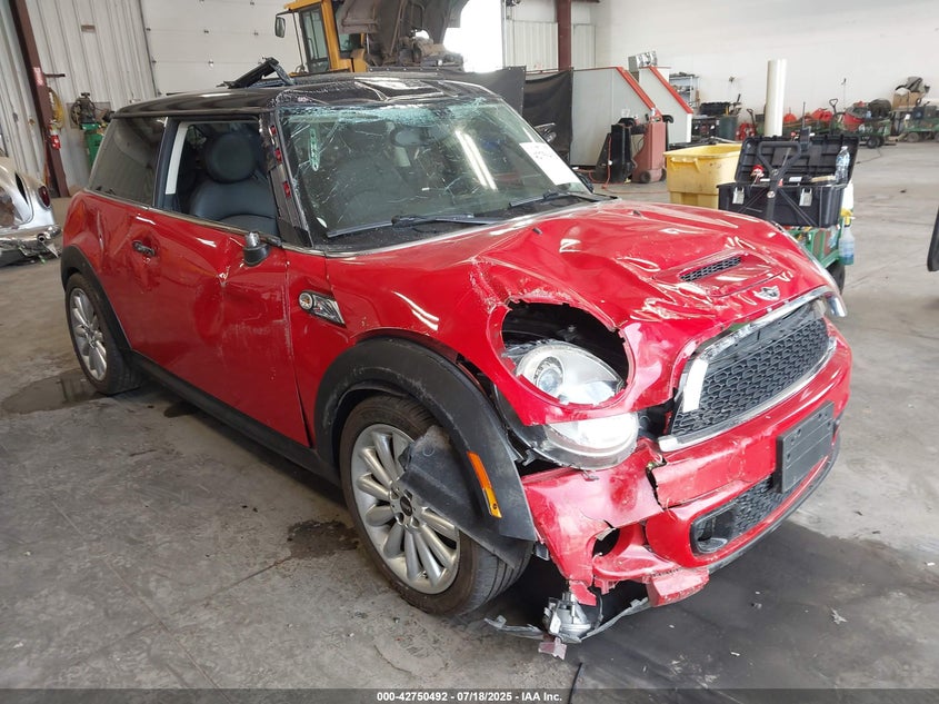 2011 MINI COOPER S VIN: WMWSV3C54BTY20924