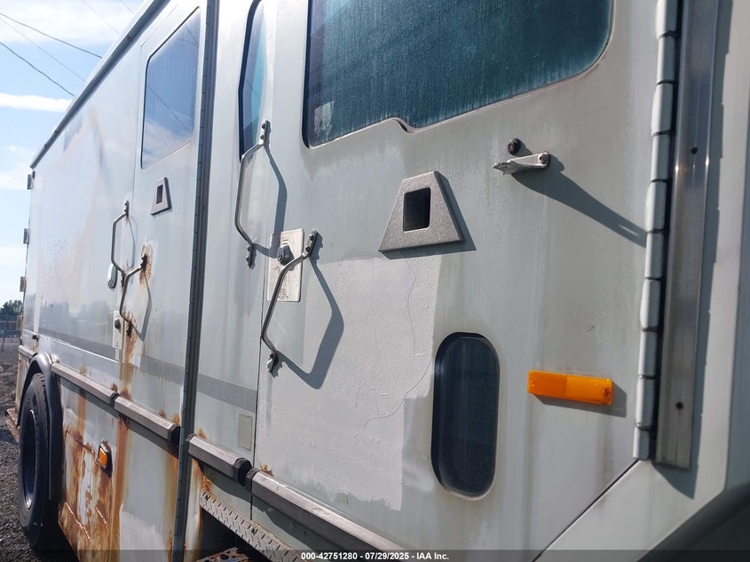 2009 International 4000 4300 VIN: 1HTMMAAN29H094213 Lot: 42751280