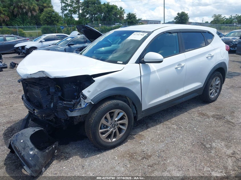 KM8J23A45HU323669 2017 HYUNDAI TUCSON photo no. 2