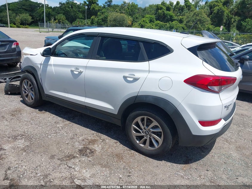 KM8J23A45HU323669 2017 HYUNDAI TUCSON photo no. 3