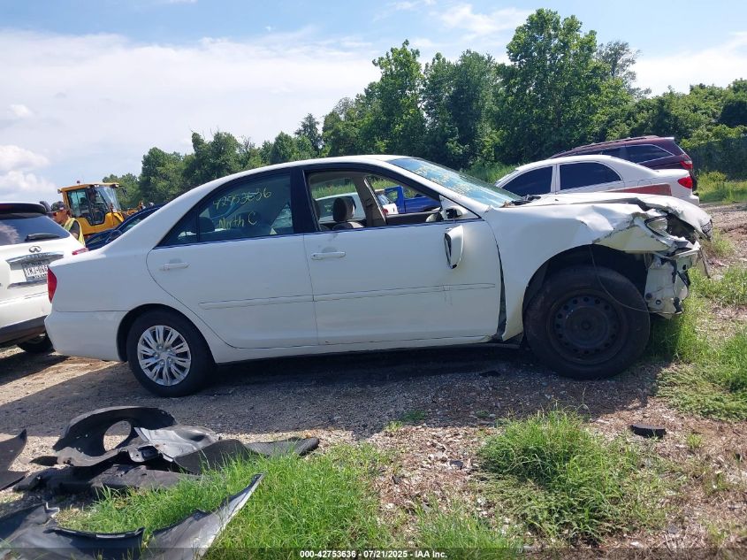2002 Toyota Camry Le VIN: JTDBE32K220109833 Lot: 42753636