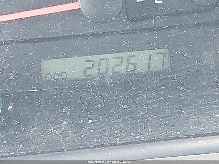 2002 Toyota Camry Le VIN: JTDBE32K220109833 Lot: 42753636