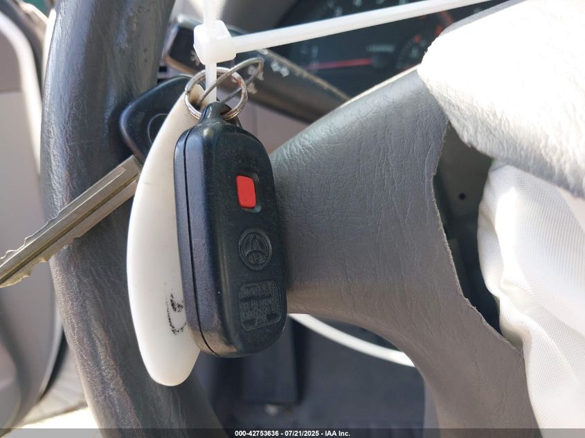 2002 Toyota Camry Le VIN: JTDBE32K220109833 Lot: 42753636