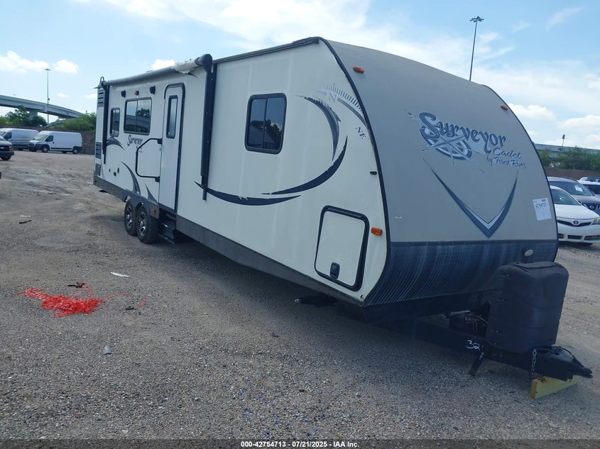 4X4TSVH2XFL025578 2015 Surveyor By Forest R M-32Rkds auction photo 1