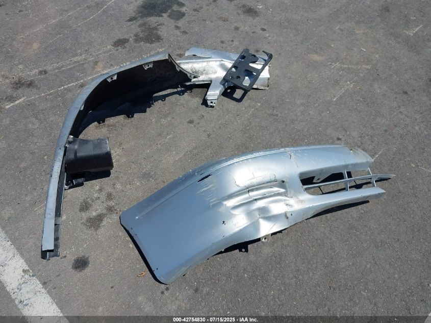 2001 Mazda 626 Es V6/Lx V6 VIN: 1YVGF22D615204664 Lot: 42754830