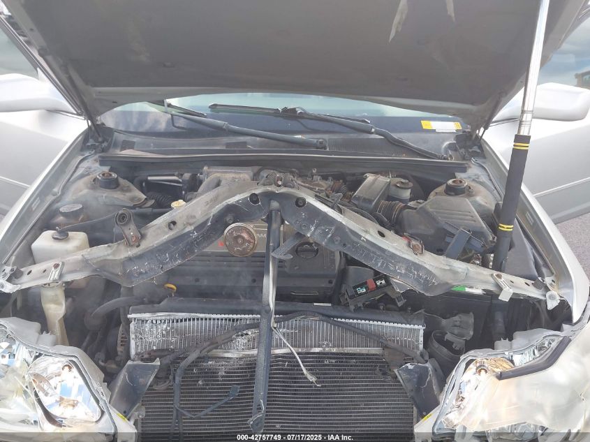 2000 Toyota Avalon Xl VIN: 4T1BF28B7YU084018 Lot: 42757749