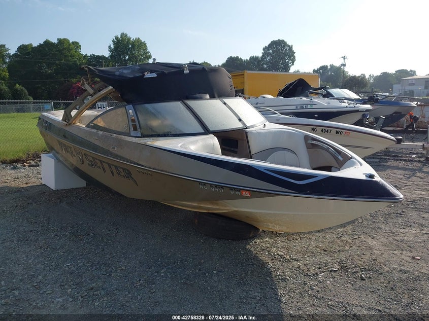 2011 MALIBU WAKESETTER