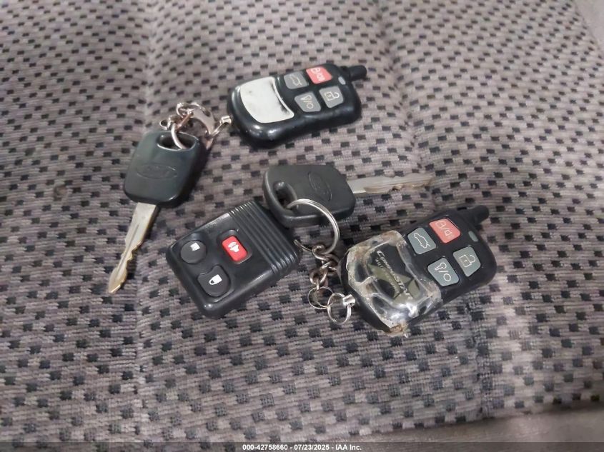 2002 Ford F-150 Lariat/Xl/Xlt VIN: 2FTRX08L62CA13185 Lot: 42758660