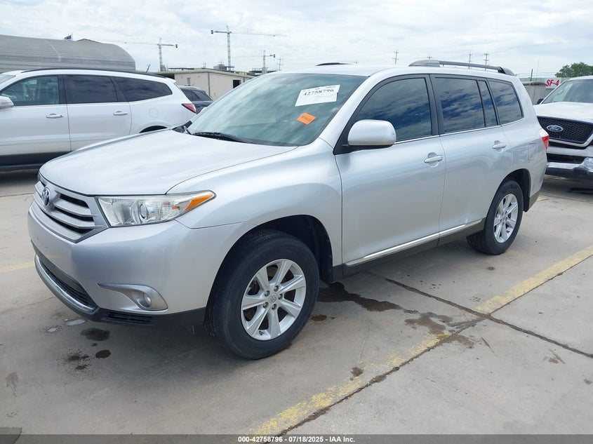 Vin: 5tdzk3eh1cs052059, lot: 43252121, toyota highlander base v6 20122
