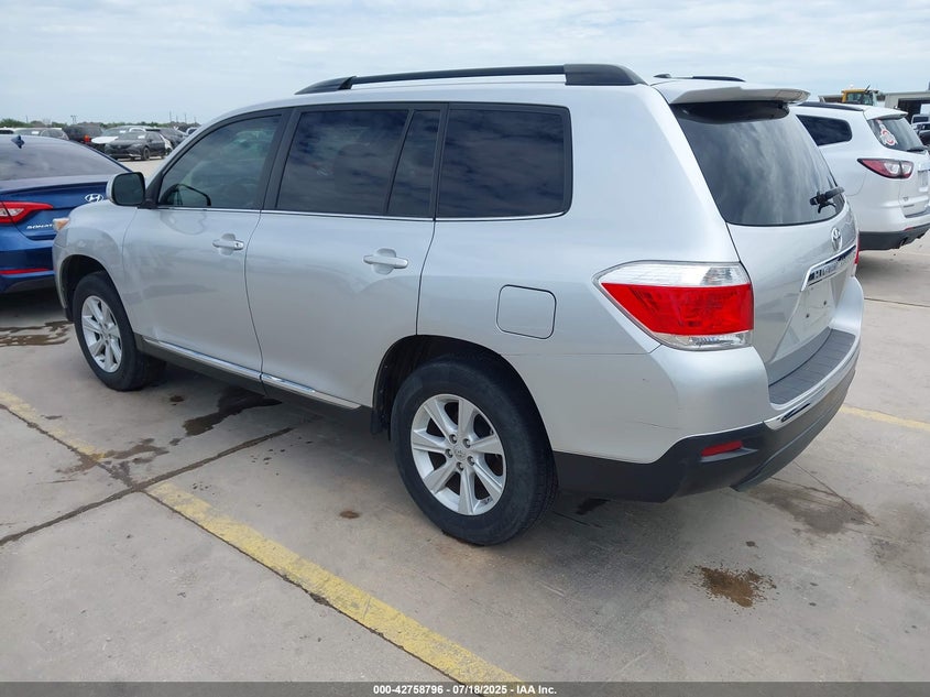 Vin: 5tdzk3eh1cs052059, lot: 43252121, toyota highlander base v6 20123