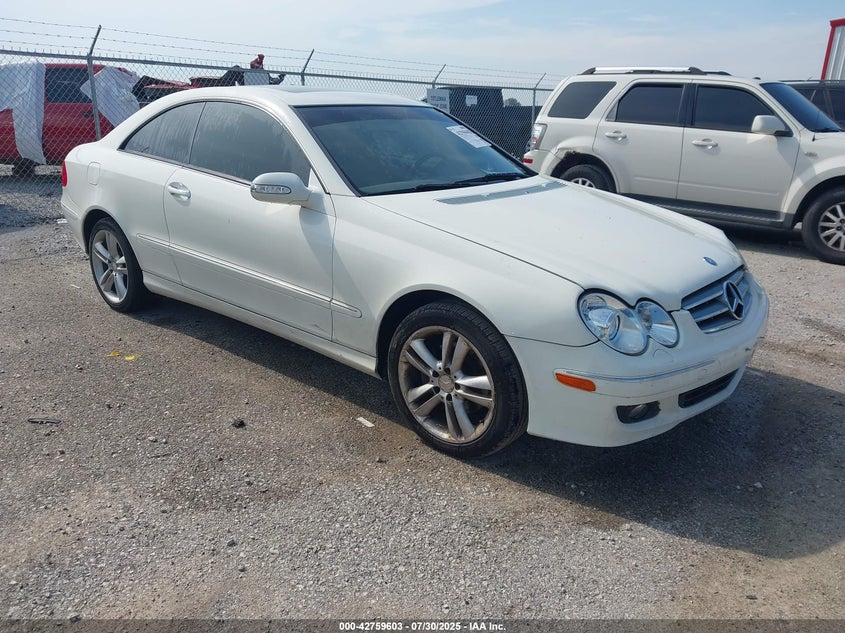 WDBTJ56H68F240715 2008 Mercedes-Benz Clk 350 auction photo 1