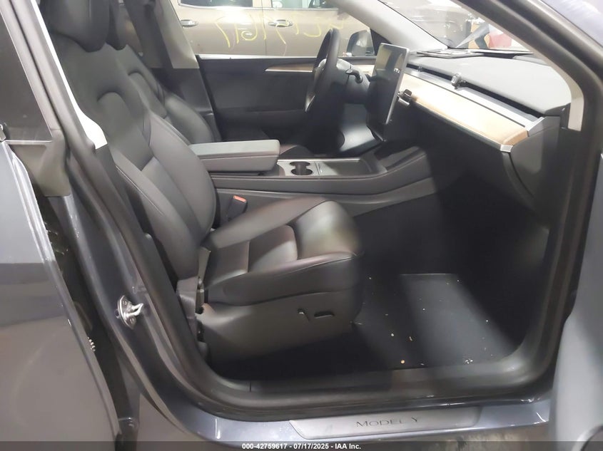 2023 TESLA MODEL Y(VIN: 7SAYGDEE8PA058962